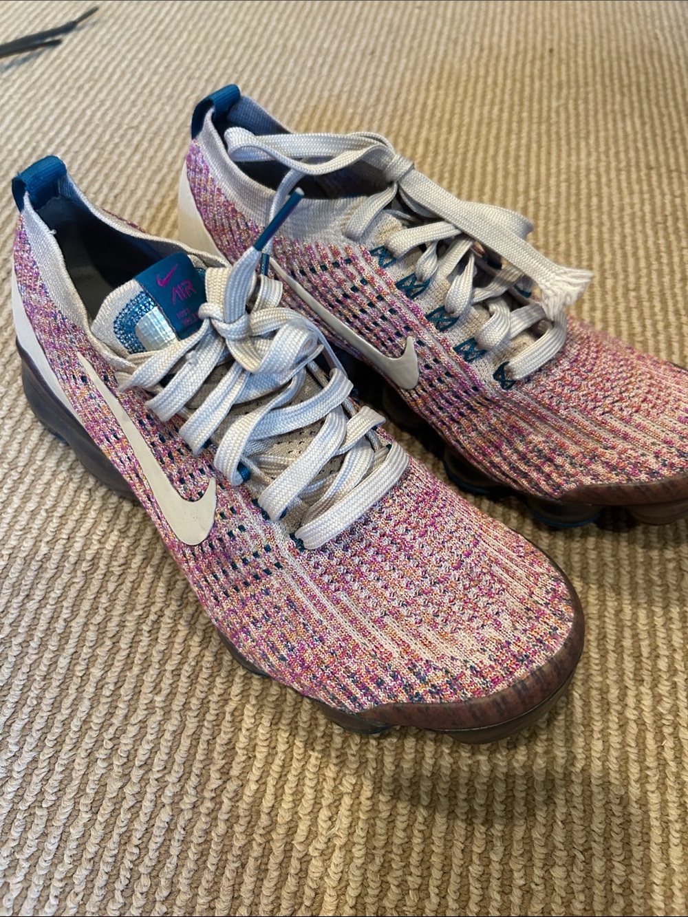 Nike Women's Multicolor Flyknit Athletic Shoes vapor max  size 8.5